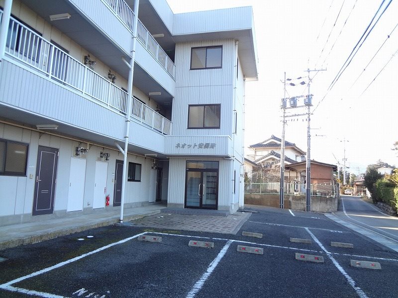 エントランス　同タイプのお部屋の写真です。