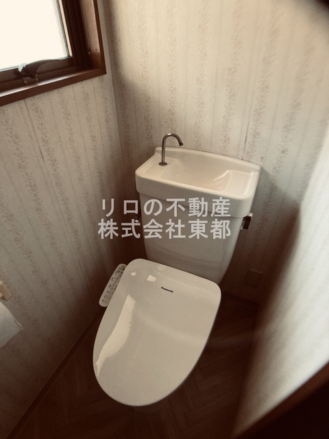 トイレ　※リフォーム前のお写真です。