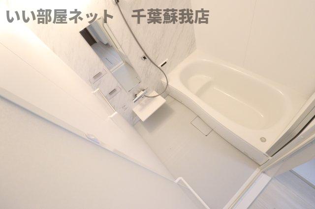 バス・シャワールーム　コンパクトで使いやすいお風呂です