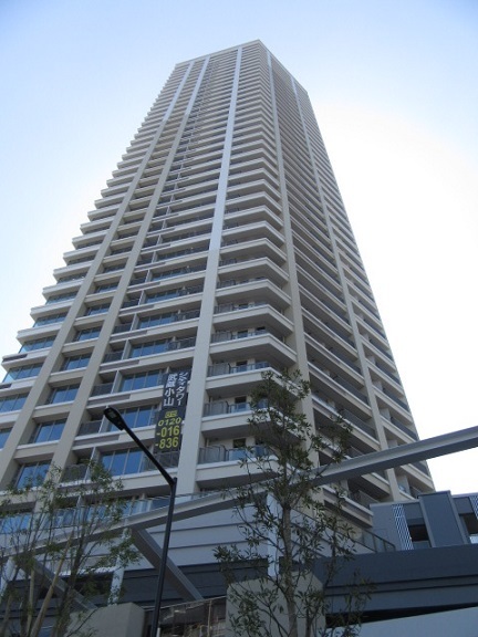 建物外観　地上４１階地下２階建