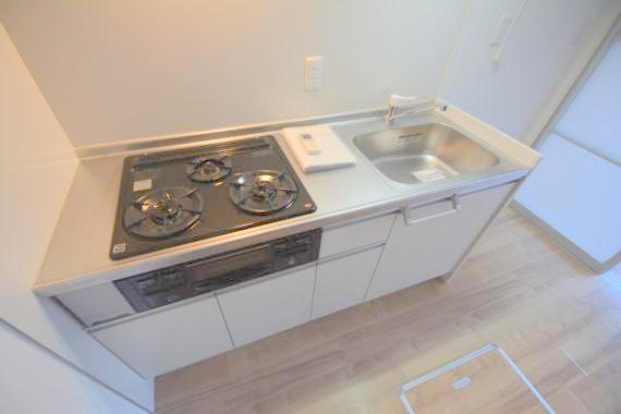 キッチン　3口コンロの使いやすいキッチンです。