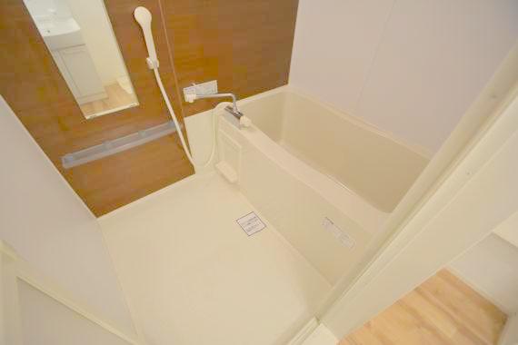 バス・シャワールーム　ゆったりと入るなら、お風呂とトイレとは別々が嬉しいですよね。