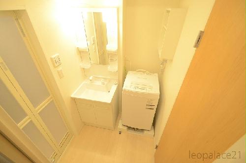 洗面設備　実際のお部屋と異なる場合がございます。