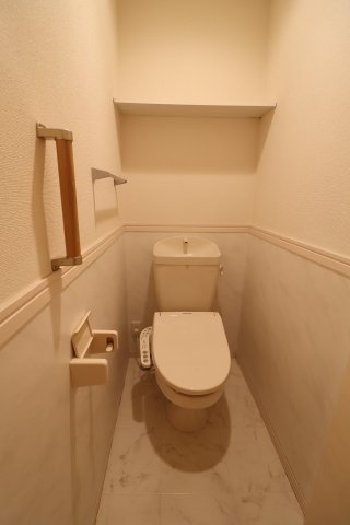 トイレ　反転タイプの写真になります