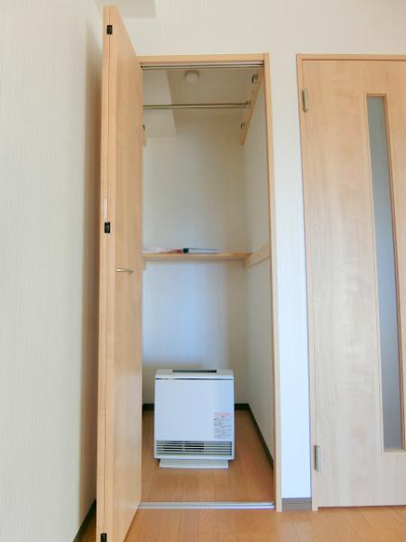 収納　弊社は更新料１万円のみ　保証会社の更新料もありません