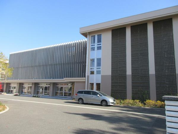 中学校　長野市立桜ケ岡中学校（中学校）まで500m