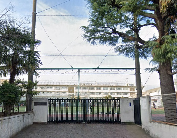 中学校　目黒区立目黒西中学校（中学校）まで738m