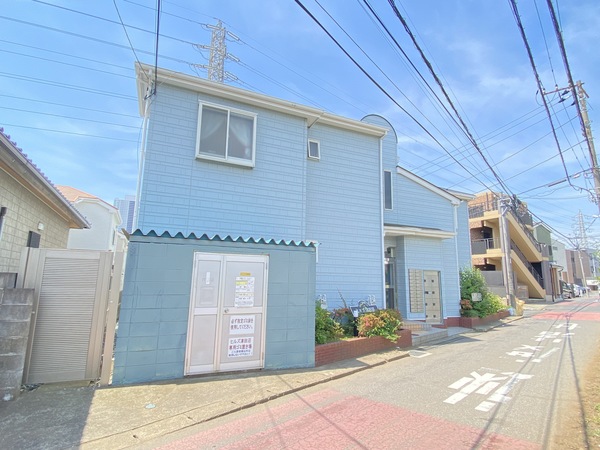 建物外観　閑静な住宅街に立地