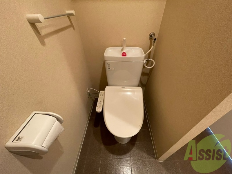 トイレ　トイレです。ウォシュレット付を探している方、おすすめです。