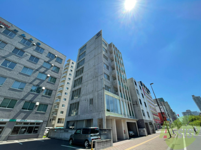 建物外観　札幌市北区北１１条西「アンビシャス北大前」