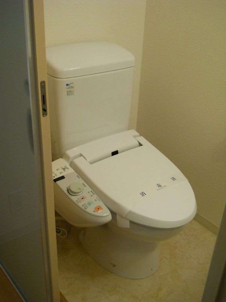 トイレ　もちろんシャワートイレです