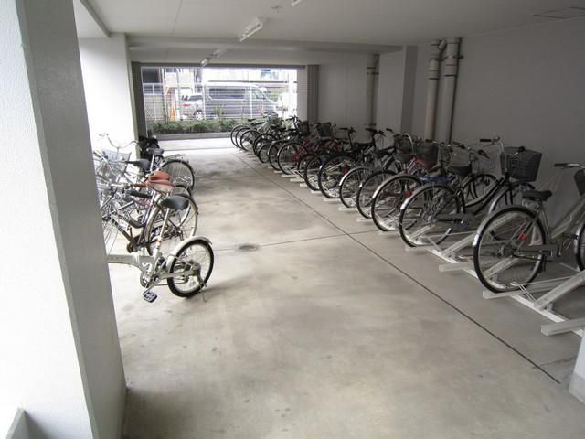 その他　屋内駐輪場