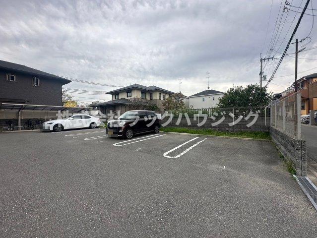 駐車場　【お部屋さがしはラックハウジングにお問合せ下さいませ♪】