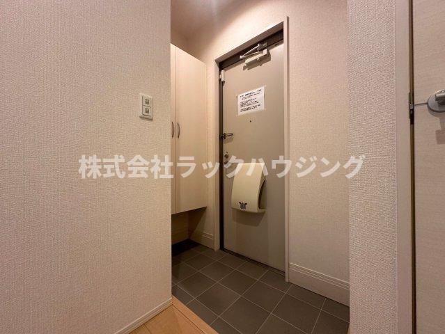 玄関　【お部屋さがしはラックハウジングにお問合せ下さいませ♪】