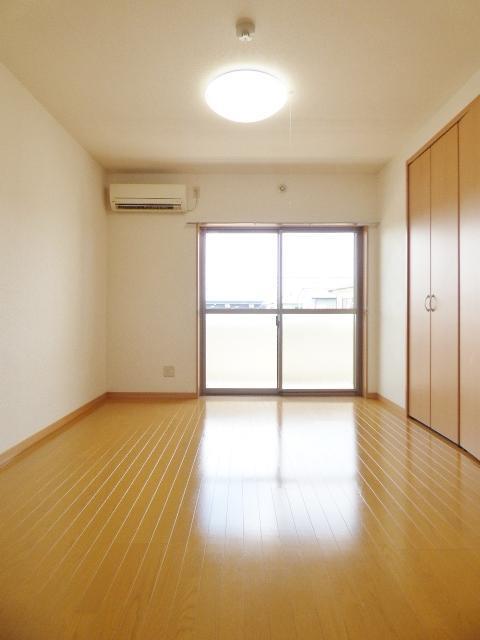 その他部屋・スペース　居室（別のお部屋の写真です）