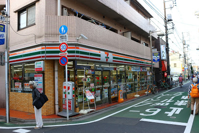 コンビニ　セブンイレブン 練馬桜台4丁目店（コンビニ）まで295m