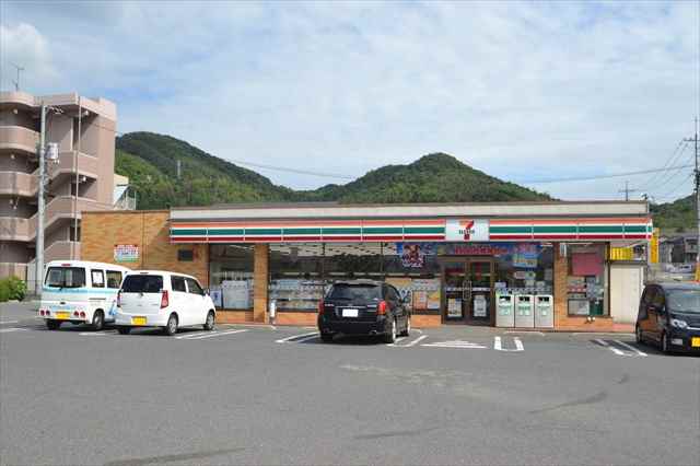 コンビニ　セブンイレブン　東広島駅前店（コンビニ）まで350m