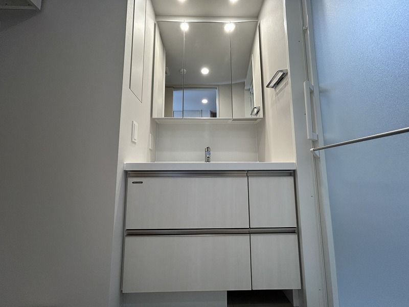 洗面設備　※同タイプの別部屋写
