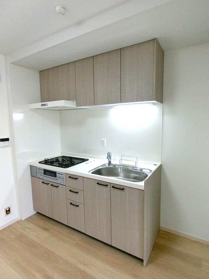 キッチン　(参考)406号室の写真。キッチン交換予定。