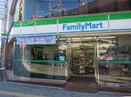 コンビニ　ファミリーマート 神田岩本町一丁目店（コンビニ）まで242m