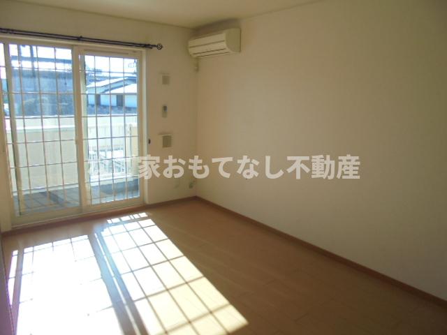 居室・リビング　同タイプ写真
