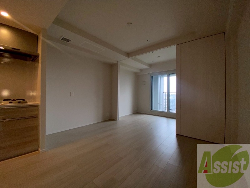 居室・リビング　広くてキレイなお部屋が広がっていて、充実した生活が送れそう。