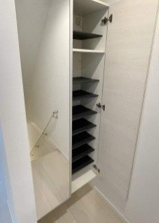 玄関　※別部屋参考写真となります