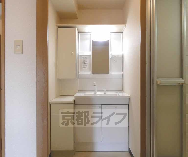 洗面設備　洗面台です。