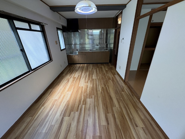 ニュー大松マンションの居間写真