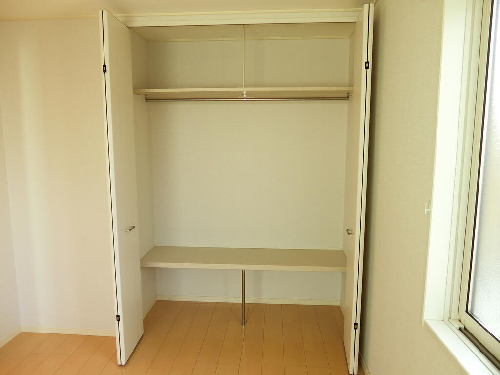 収納　同物件別部屋のものです。