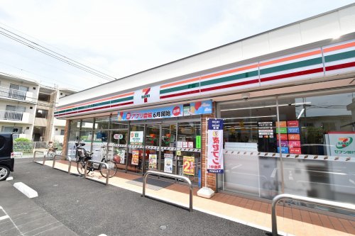 コンビニ　セブンイレブン 百草園駅北口店（コンビニ）まで462m