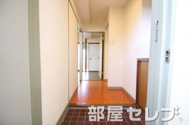 玄関　広いのが良いですね。