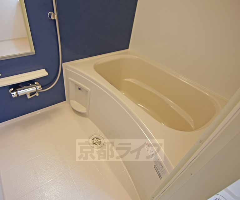 バス・シャワールーム　足を伸ばせる浴室です。