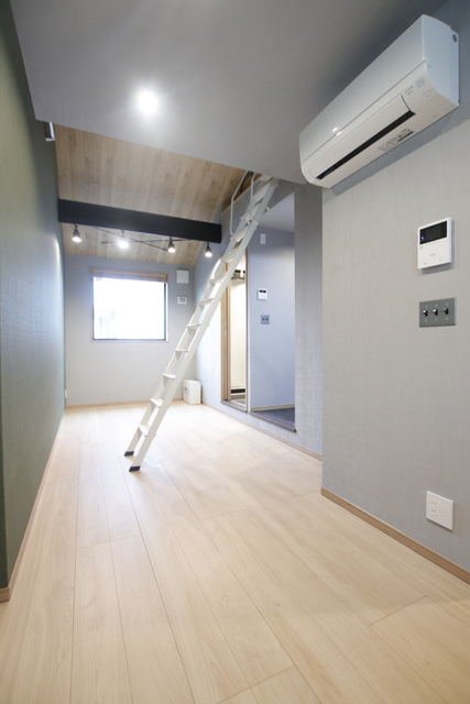 居室・リビング　★過去募集時の写真です。☆日がよく入るお部屋です☆