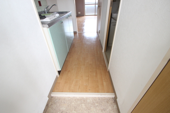 玄関　※別部屋の写真です