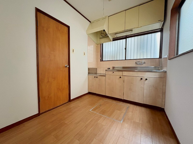野方3丁目戸建の居間写真