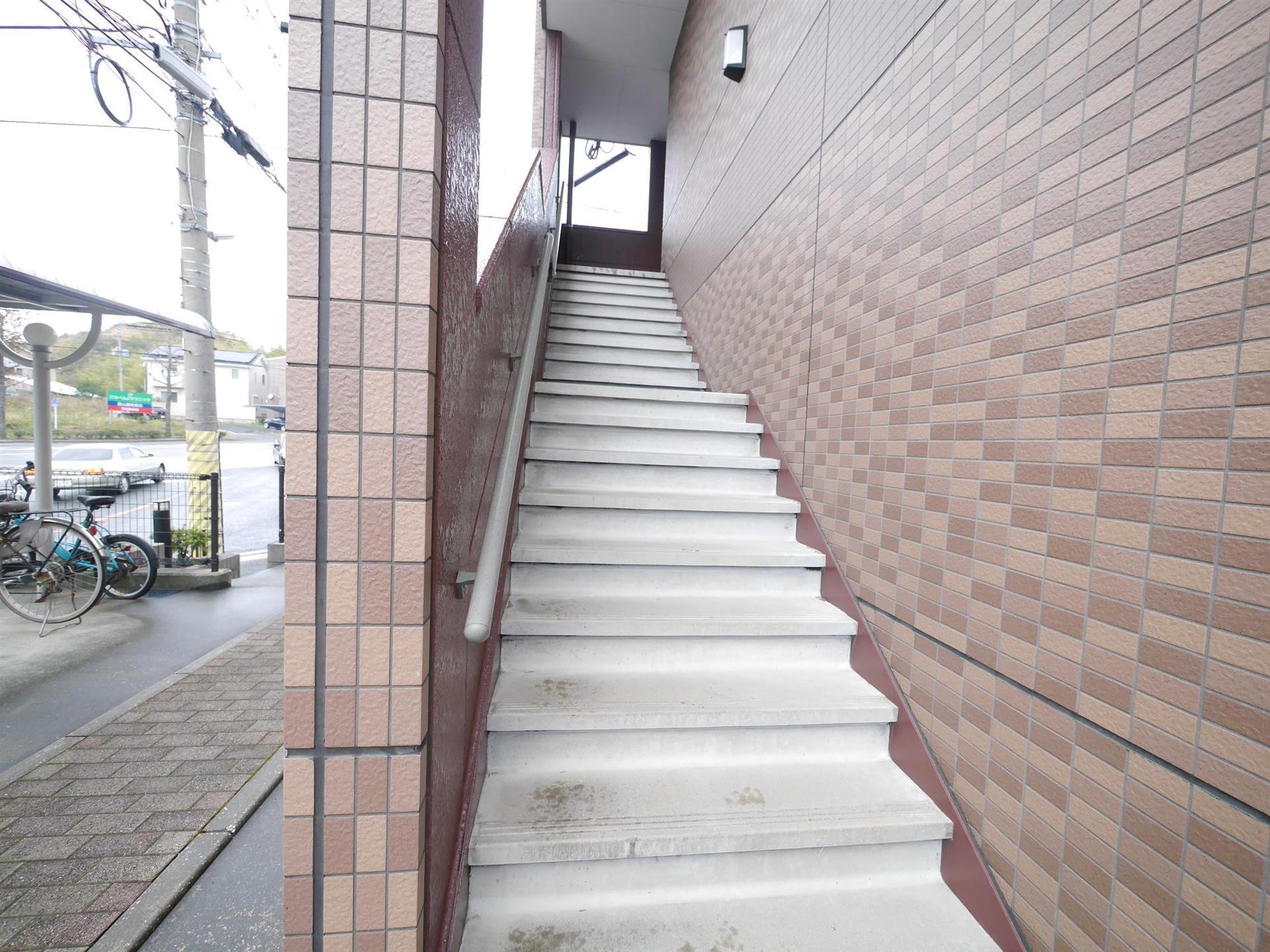 エントランス　階段