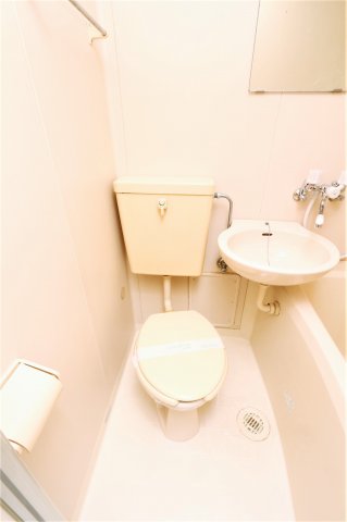 トイレ　参考写真（同物件別部屋）