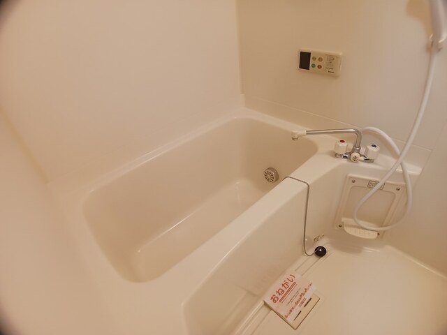 バス・シャワールーム　コンパクトで使いやすいお風呂です
