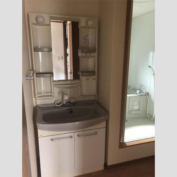 洗面設備　別部屋写真です