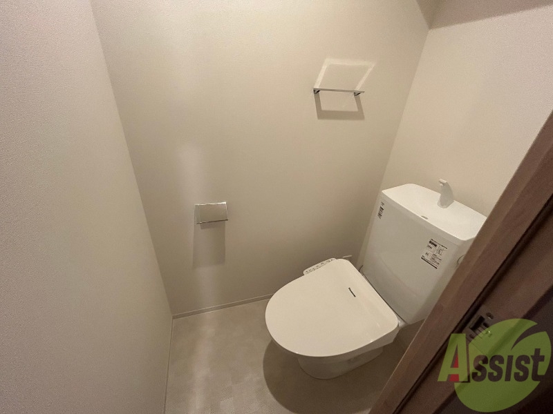トイレ　こちらはトイレです。清潔感があり、安心して使用できます。