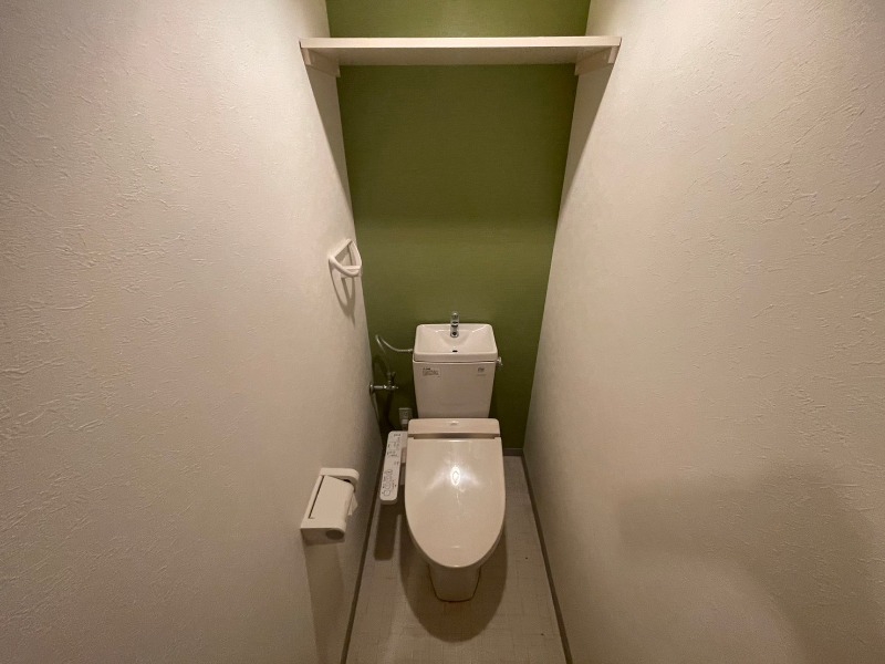 トイレ　こちらはトイレです。清潔感があり、安心して使用できます。