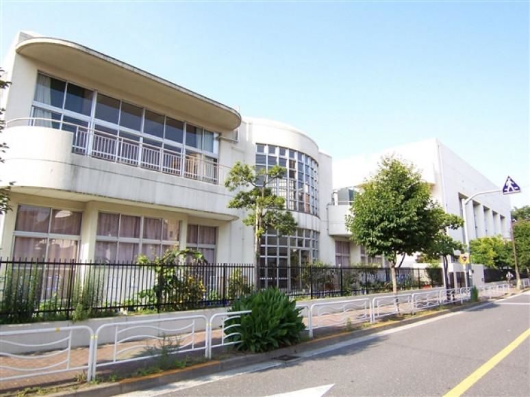 小学校　江東区立香取小学校（小学校）まで830m