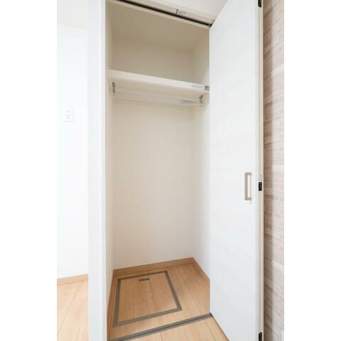 収納　奥行きもしっかりの収納です。