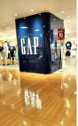 ショッピングセンター　GAPストア上野マルイ店（ショッピングセンター）まで583m