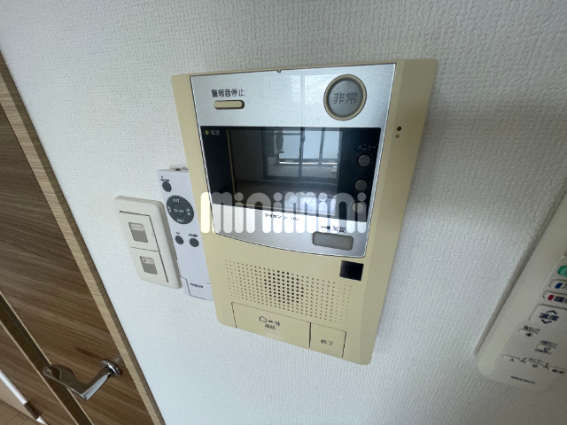 セキュリティ　モニター付きで来客確認が出来ます。