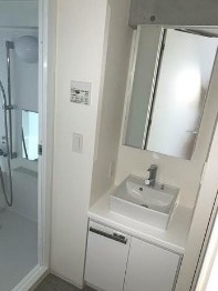 洗面設備　嬉しい独立洗面台付き。