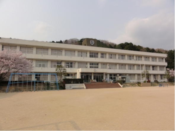 中学校　宮崎市立田野中学校（中学校）まで1330m