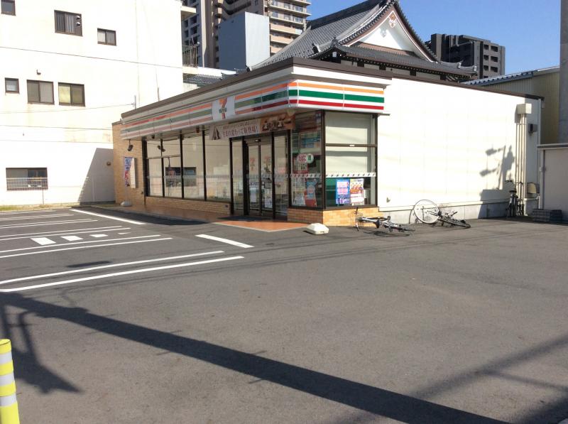 コンビニ　セブンイレブン 名古屋松原2丁目店（コンビニ）まで121m