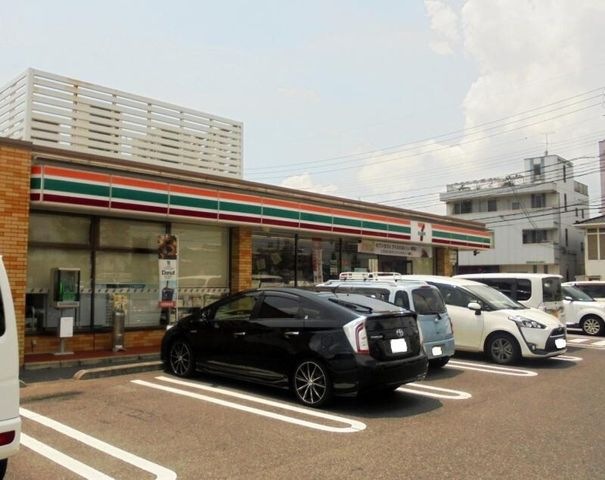 コンビニ　セブンイレブン 岡山新保店（コンビニ）まで335m